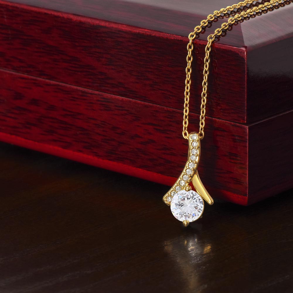 All Females ~ Alluring Beauty Necklace  [NO MESSAGE CARD]